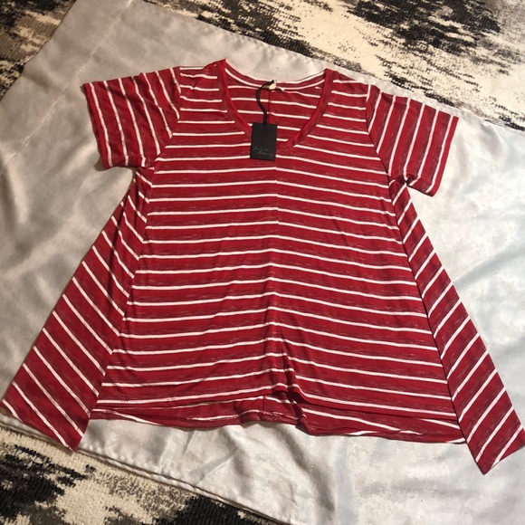 Jane and Delaney Top - Picture 2 of 5